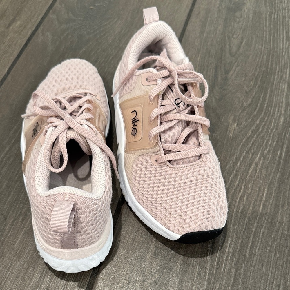Nike Women's Light Pink Athletic Shoes